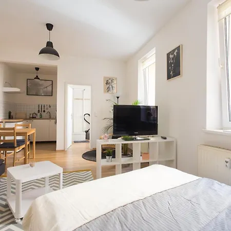 Fullhouse - Halle - T28 - Lion Apartment