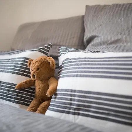 Fullhouse - Halle - T28 - Lion Apartment *
